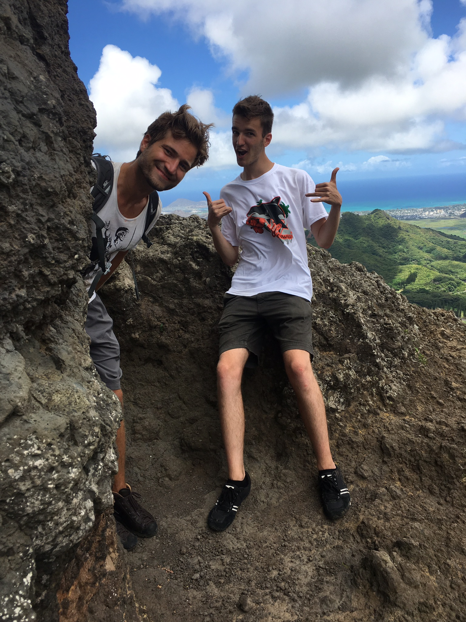 Hiking the dangerous Pali Puka in my Diesel Shoes